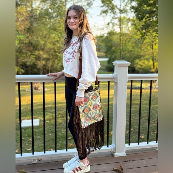 Aztec print with fringe crossbody purse with adj strap leather USA made - Picture 14 of 14